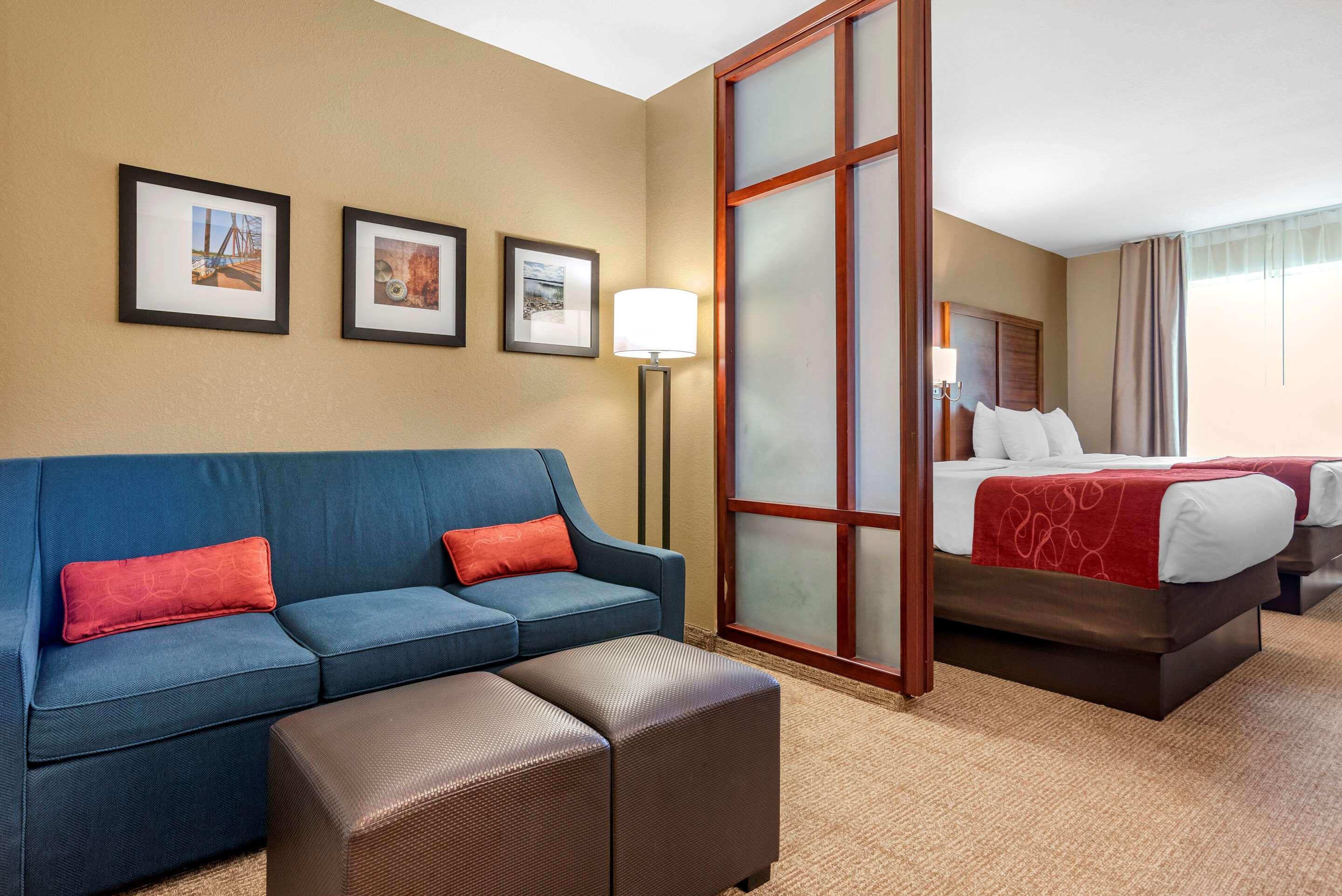 Comfort Suites Airport Luckney Exterior foto