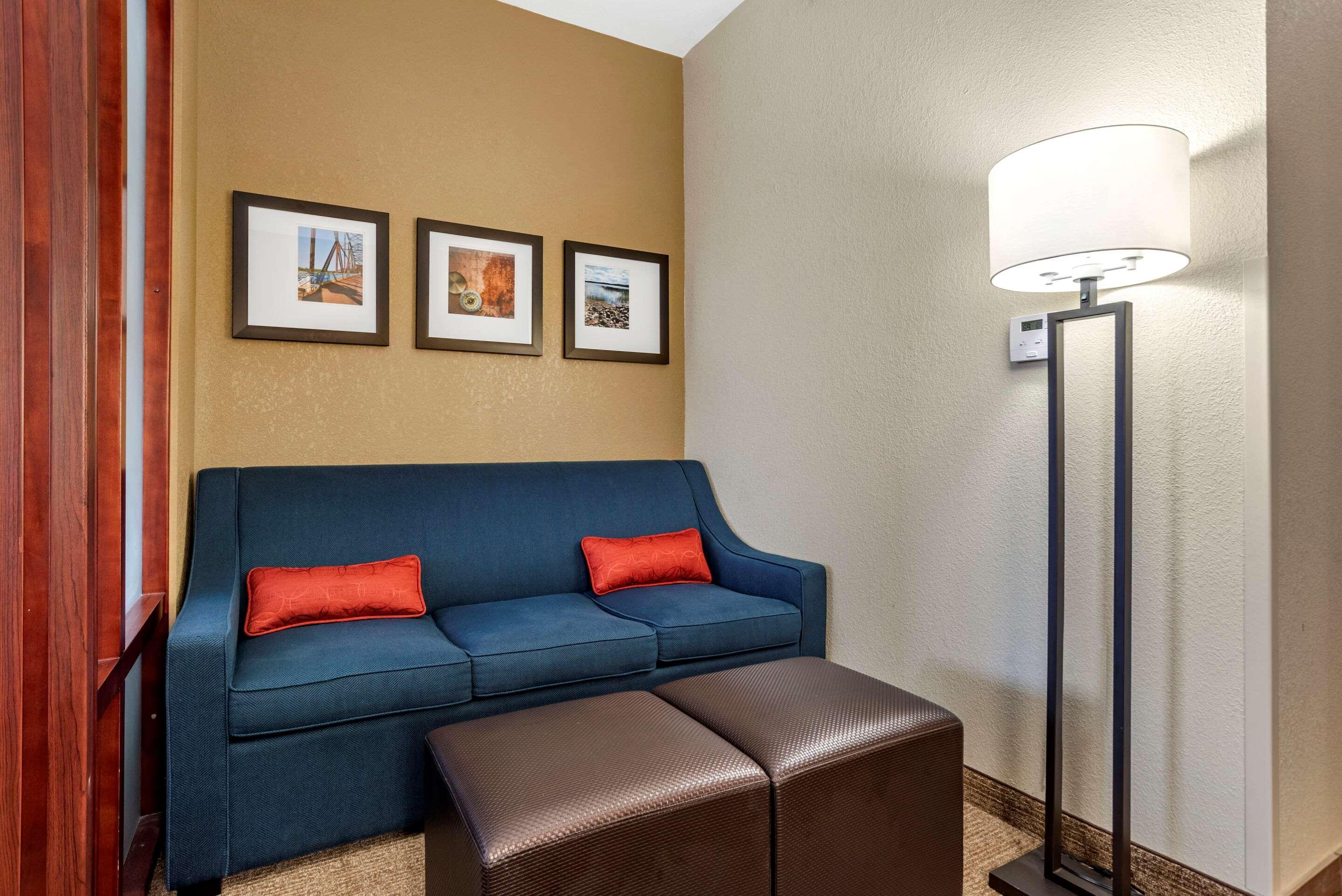 Comfort Suites Airport Luckney Exterior foto