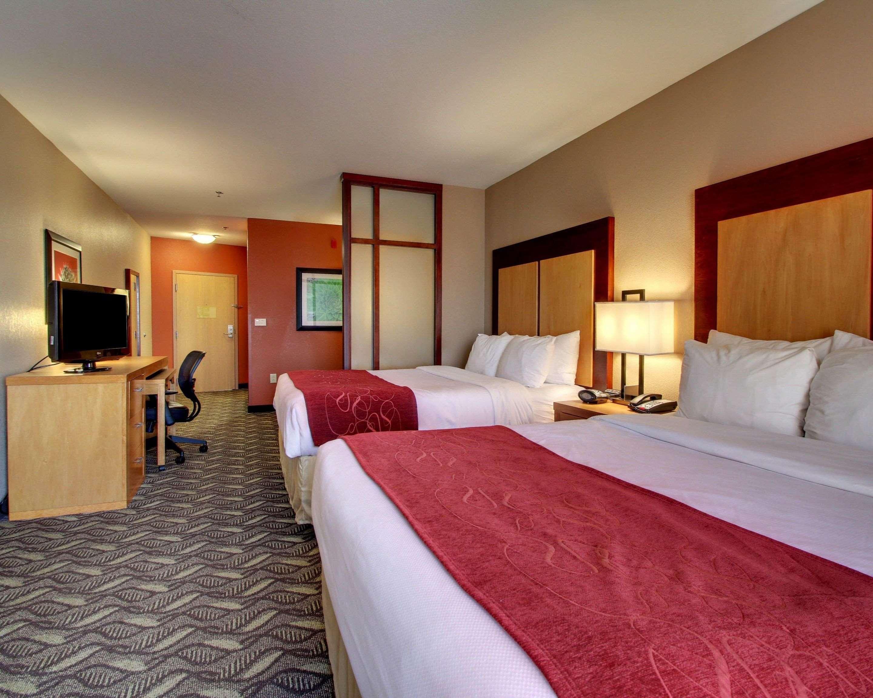 Comfort Suites Airport Luckney Exterior foto